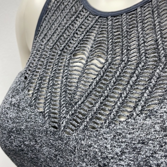 NWT• Seamless Cut Out Longline Bra - Picture 5 of 11